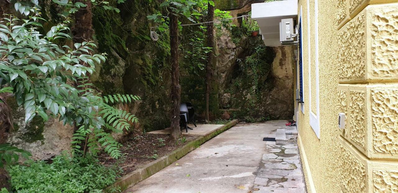 Kaza In Center, With Terrace, Private Parking, Step To The Sea *